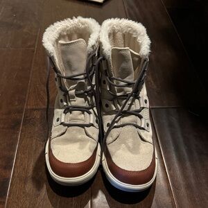 Sorel Explorer Joan